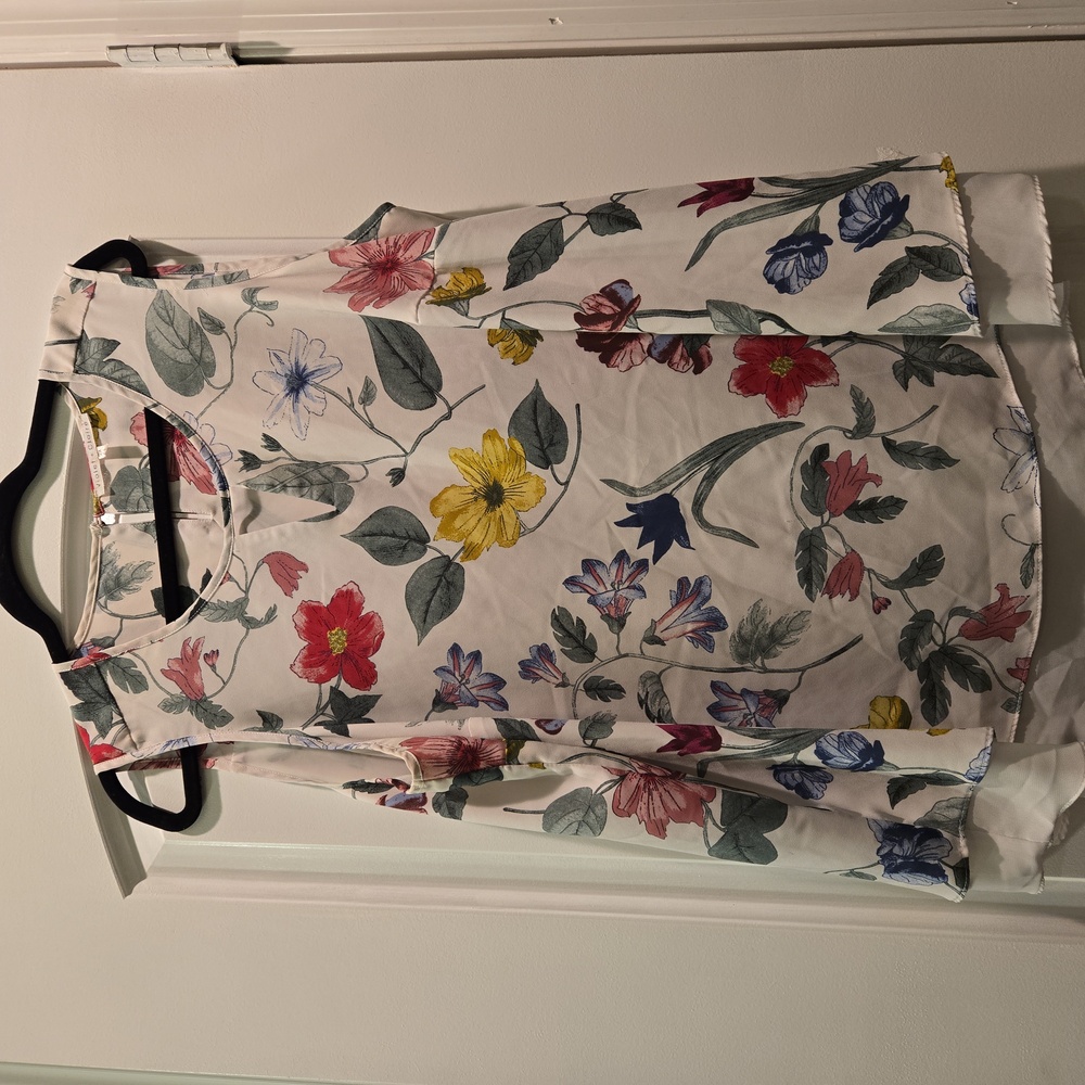 Violet and Claire sleeveless floral blouse 👚 size 2X